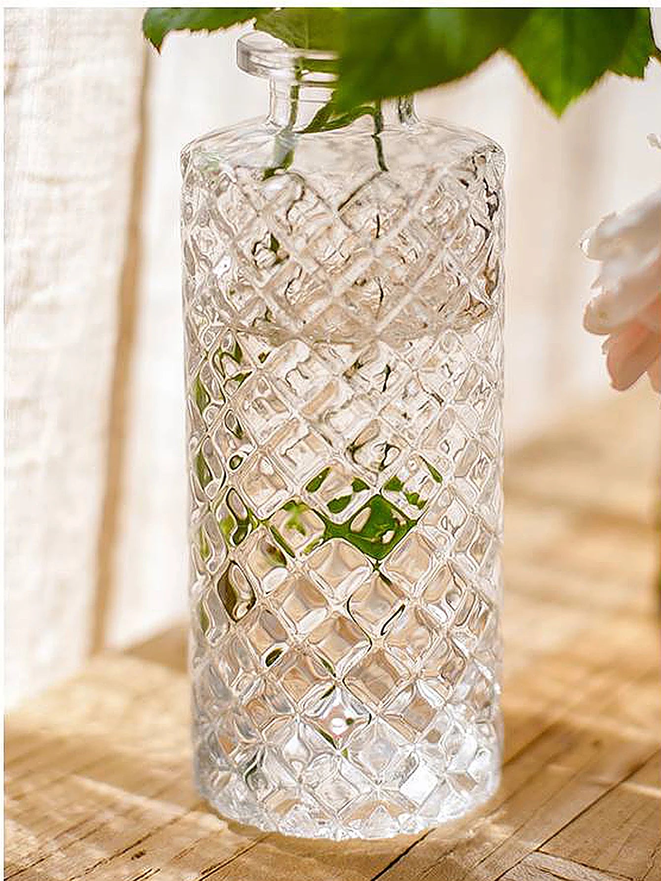 Vintage Glass Vase - Vivreux Interior