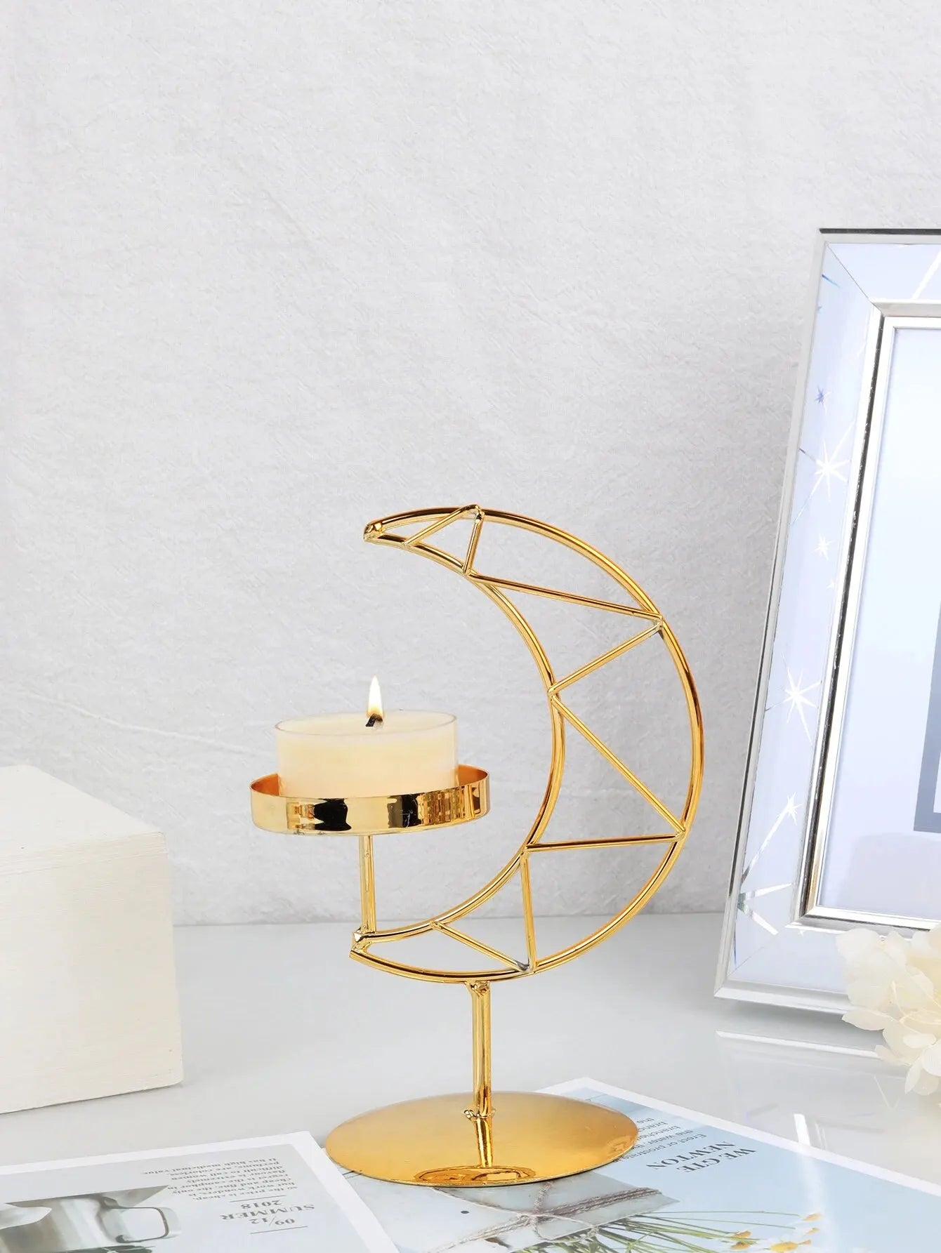 Moon-Shaped Metal Candle Holder - Vivreux Interior